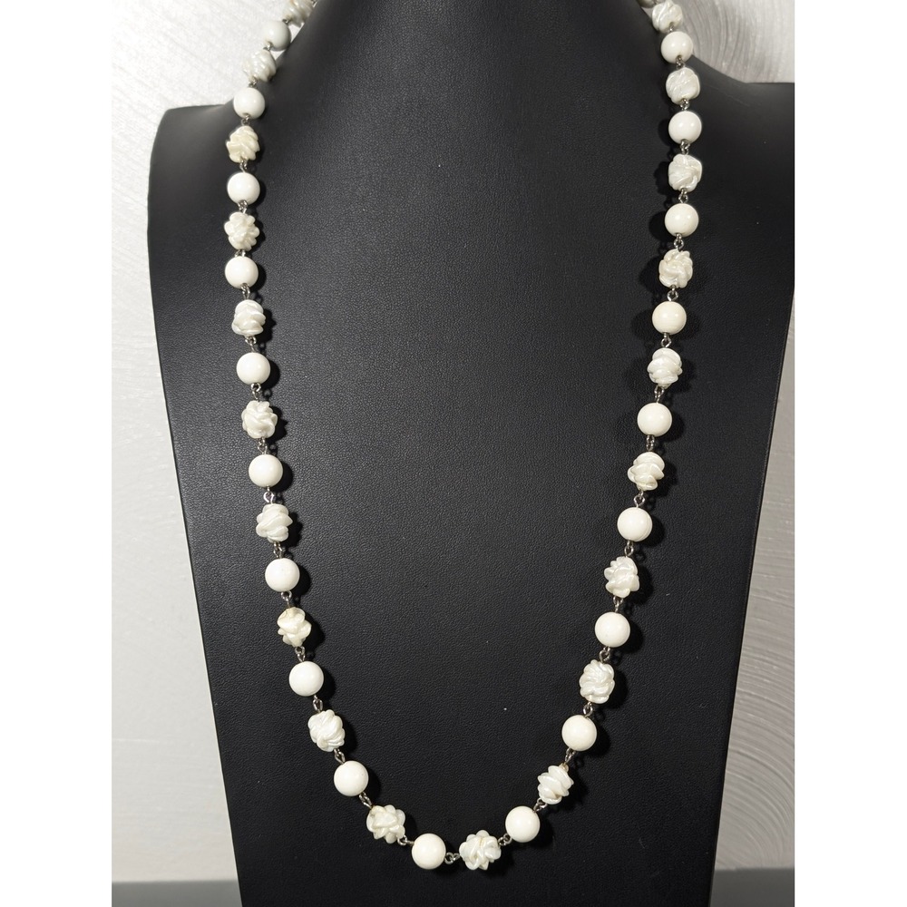 Vintage Sarah Coventry Summer‎ Magic 1964 White Lucite Bead Necklace 30"